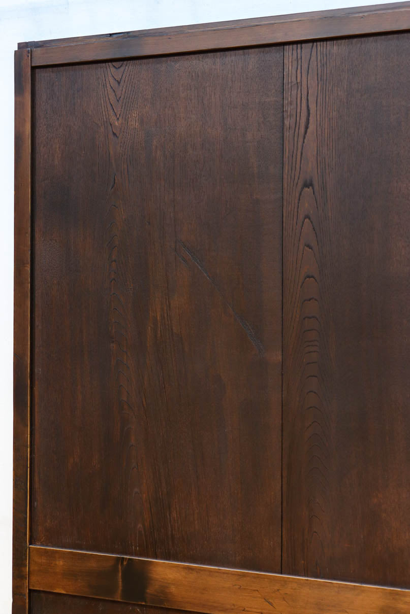 幅848ミリ　稀少デザイン！！溝の装飾を施した格調ある板戸　F8456　在庫2枚