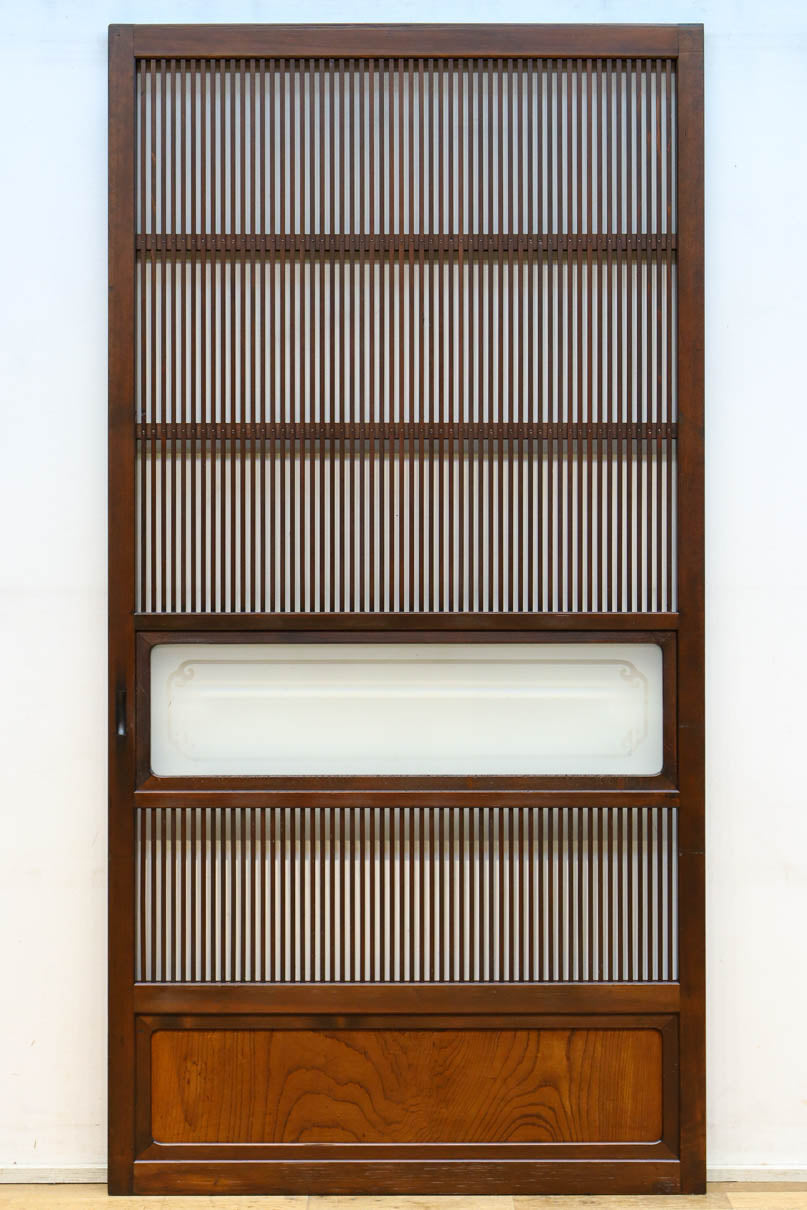 幅898ミリ　繊細な格子作りで和の趣きある大阪格子戸　F8457　在庫2枚