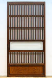 幅898ミリ　繊細な格子作りで和の趣きある大阪格子戸　F8457　在庫2枚