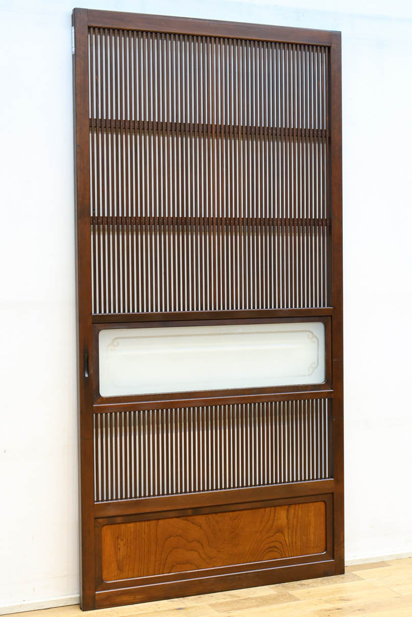 幅898ミリ　繊細な格子作りで和の趣きある大阪格子戸　F8457　在庫2枚