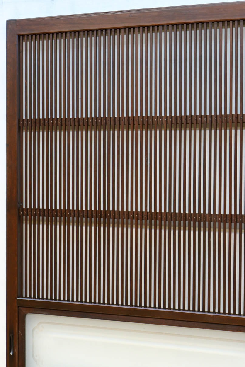 幅898ミリ　繊細な格子作りで和の趣きある大阪格子戸　F8457　在庫2枚