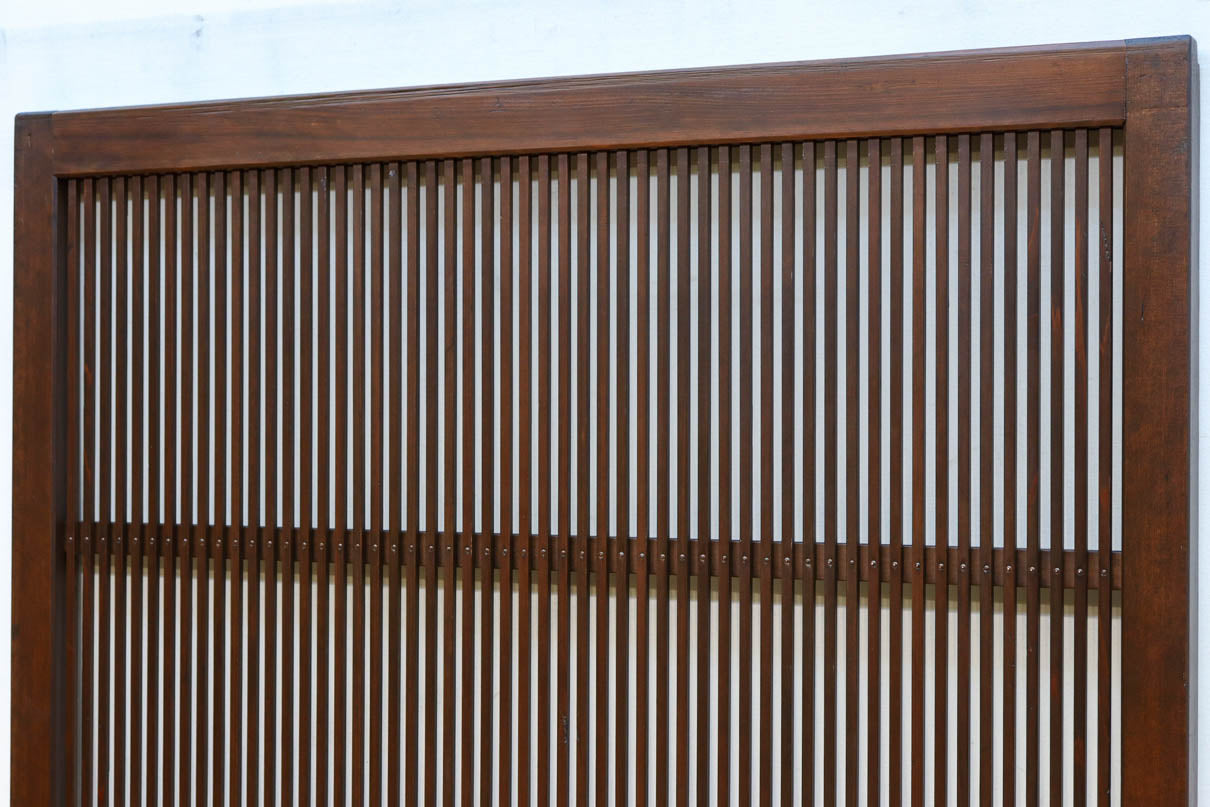 幅898ミリ　繊細な格子作りで和の趣きある大阪格子戸　F8457　在庫2枚