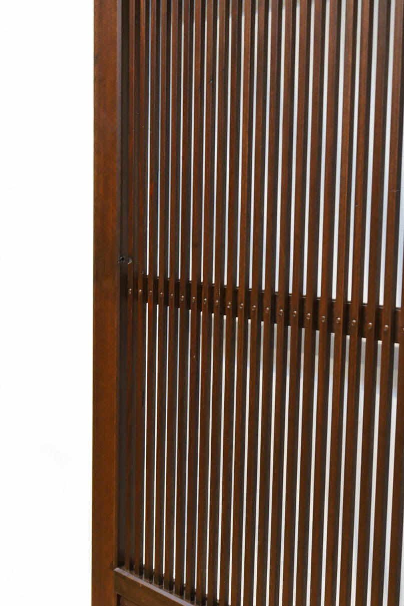 幅898ミリ　繊細な格子作りで和の趣きある大阪格子戸　F8457　在庫2枚