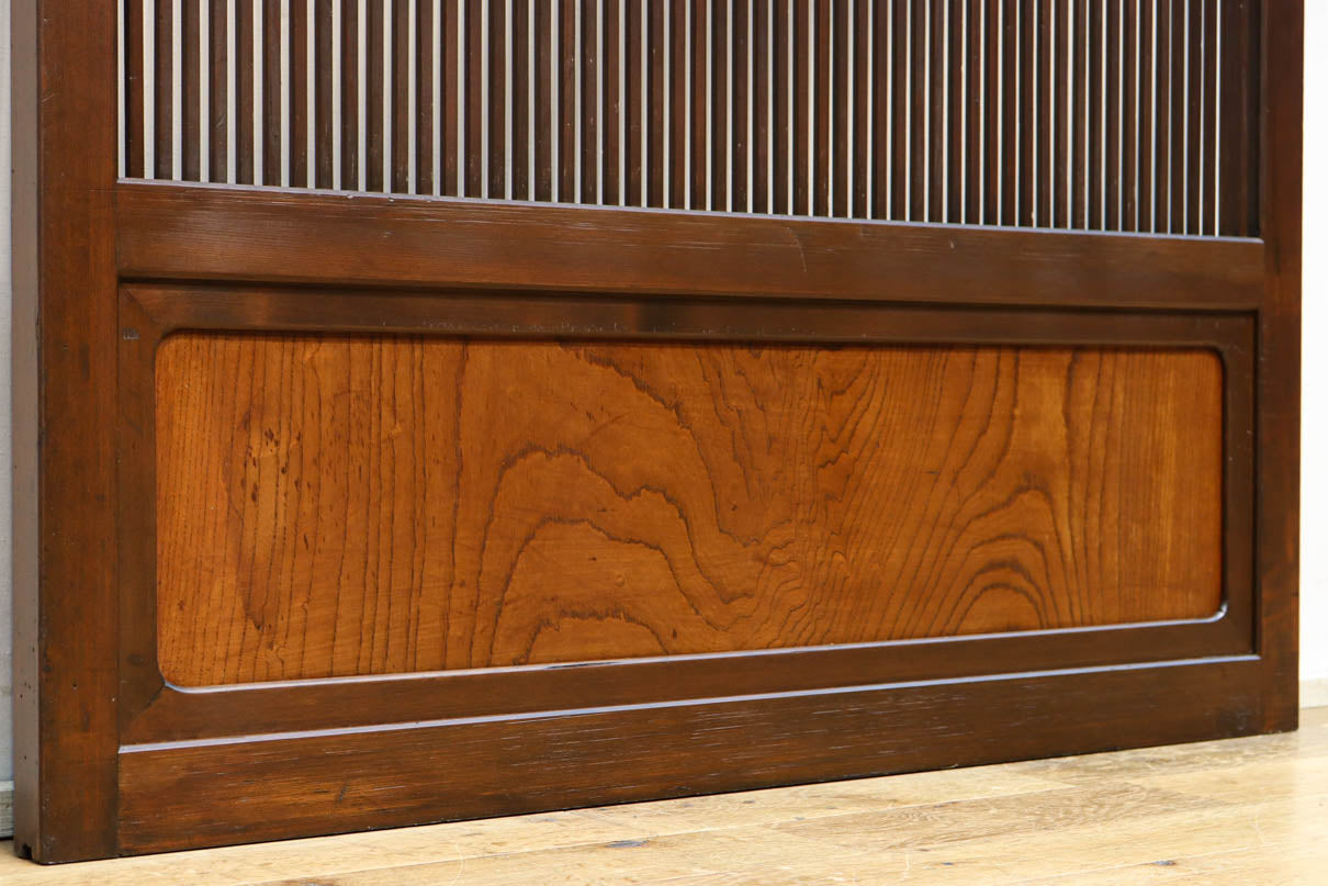 幅898ミリ　繊細な格子作りで和の趣きある大阪格子戸　F8457　在庫2枚