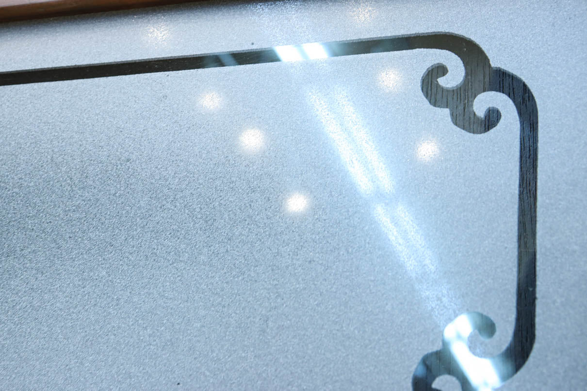 幅898ミリ　繊細な格子作りで和の趣きある大阪格子戸　F8457　在庫2枚