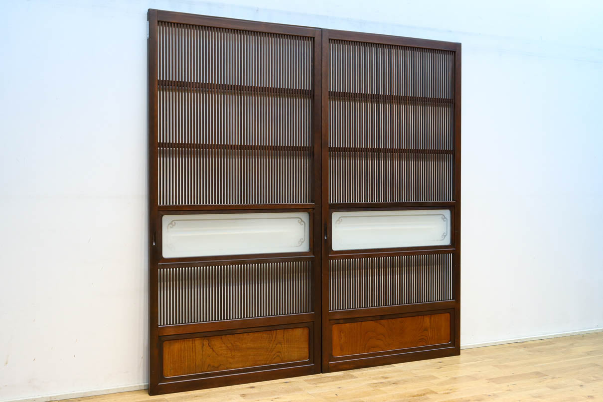 幅898ミリ　繊細な格子作りで和の趣きある大阪格子戸　F8457　在庫2枚