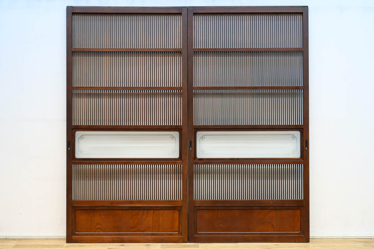 幅898ミリ　繊細な格子作りで和の趣きある大阪格子戸　F8457　在庫2枚