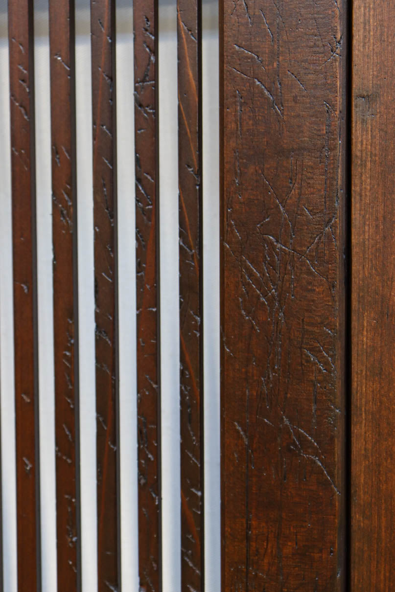 幅898ミリ　繊細な格子作りで和の趣きある大阪格子戸　F8457　在庫2枚