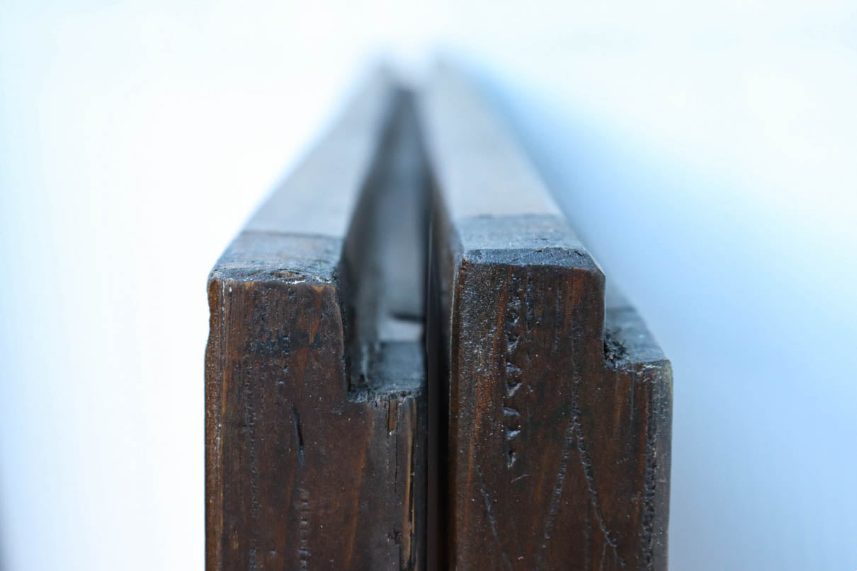 幅898ミリ　繊細な格子作りで和の趣きある大阪格子戸　F8457　在庫2枚