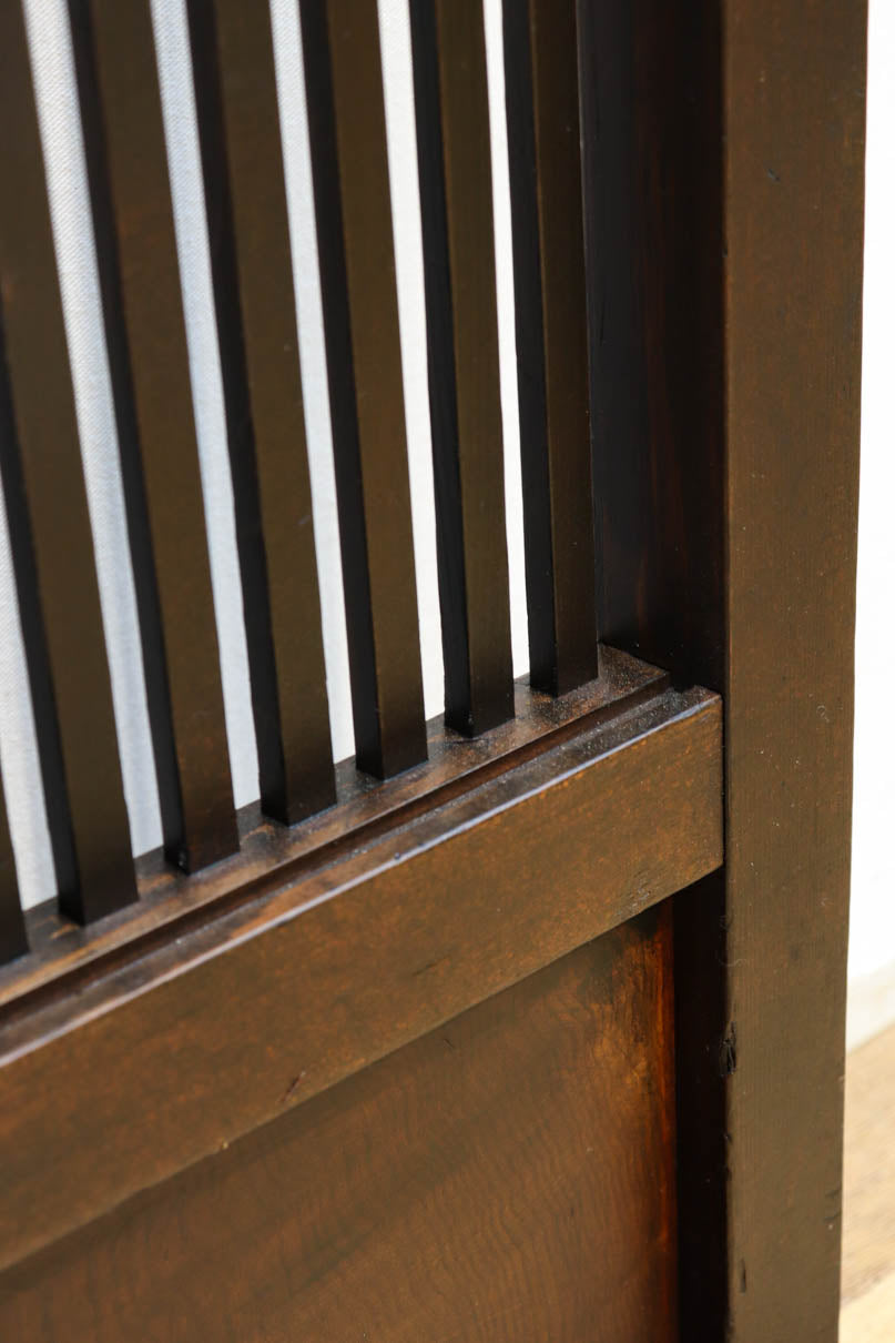 幅897ミリ　横モールガラス窓で煌びやかな面持ちの大阪格子戸　F8458　在庫4枚