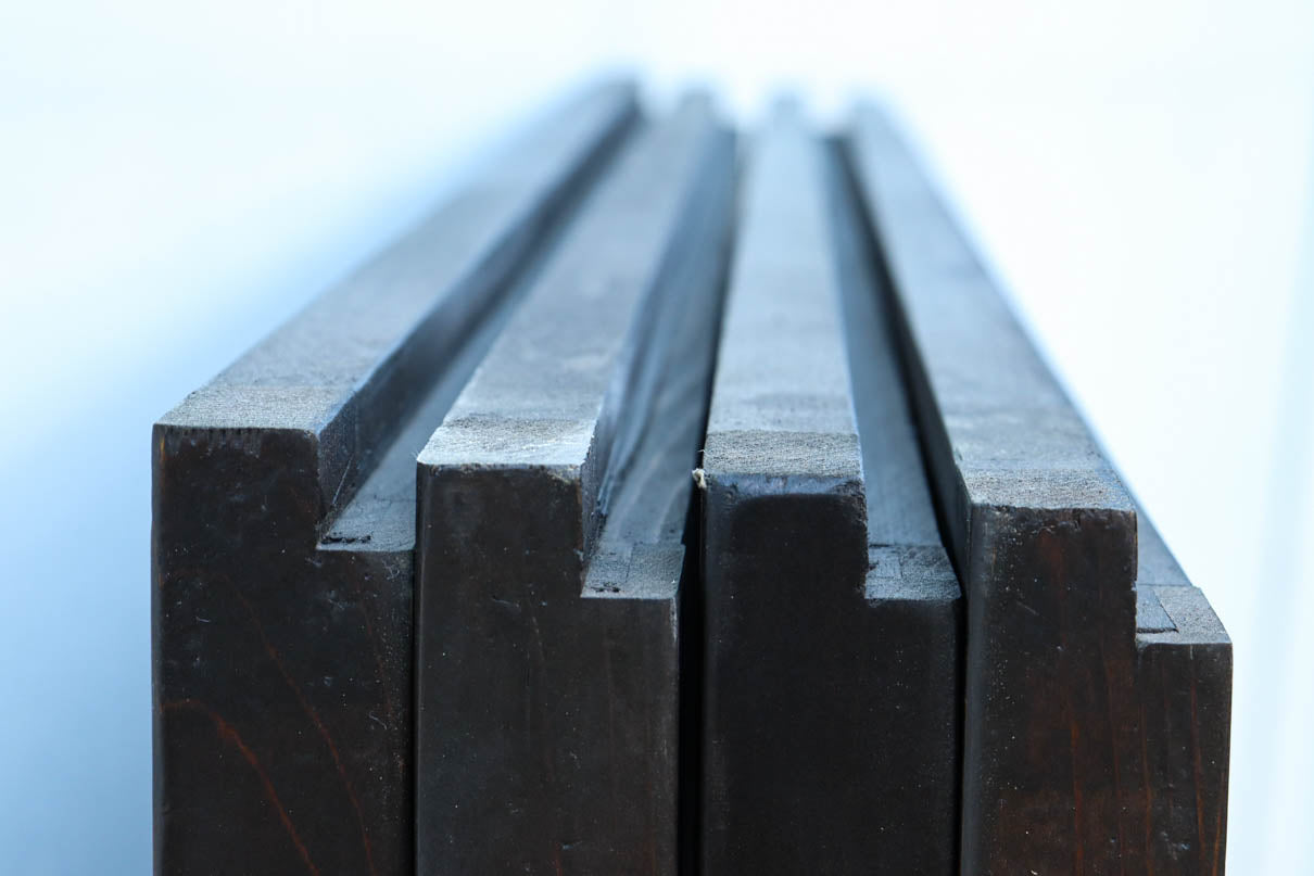 幅897ミリ　横モールガラス窓で煌びやかな面持ちの大阪格子戸　F8458　在庫4枚