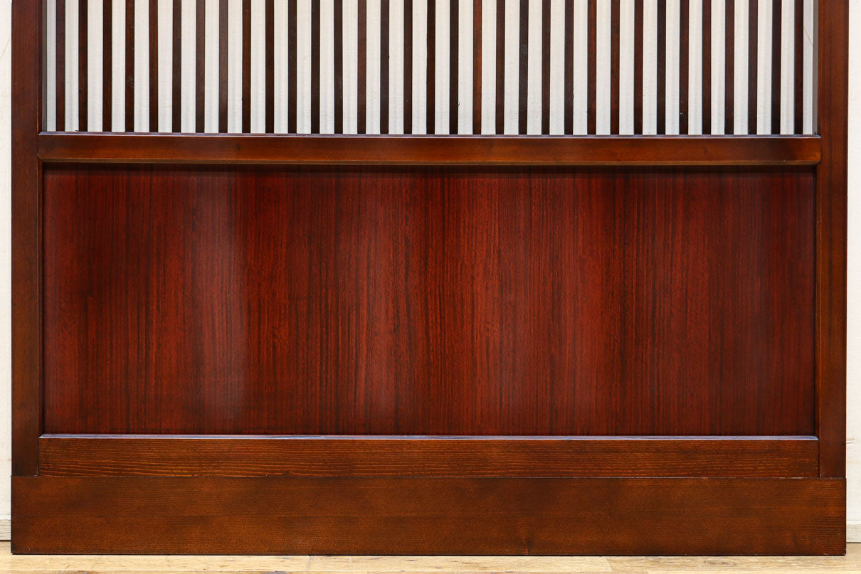 幅862ミリ　繊細な格子が引き立つ華やかな色彩の格子戸　F8464a　在庫2枚