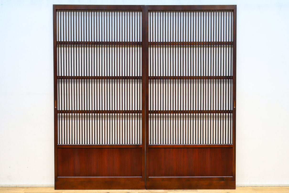 幅862ミリ　繊細な格子が引き立つ華やかな色彩の格子戸　F8464a　在庫2枚