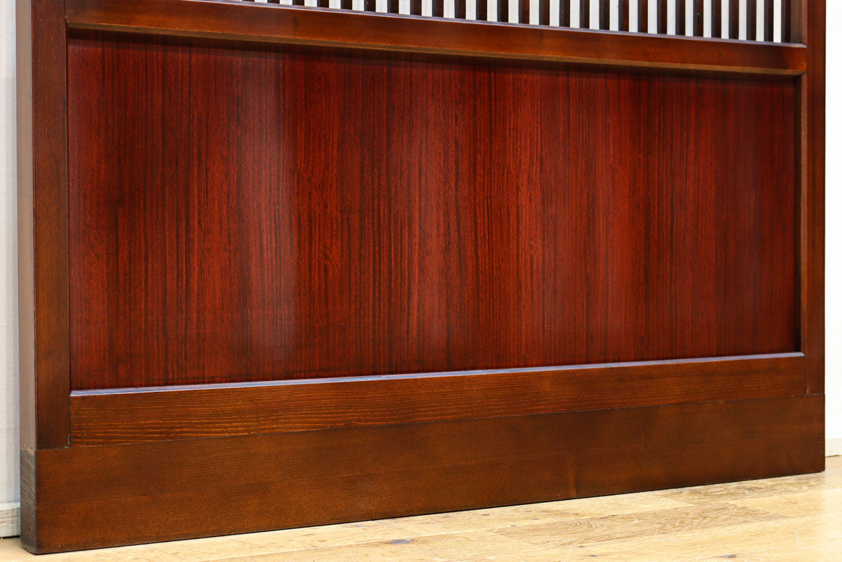 幅862ミリ　繊細な格子が引き立つ華やかな色彩の格子戸　F8464a　在庫2枚