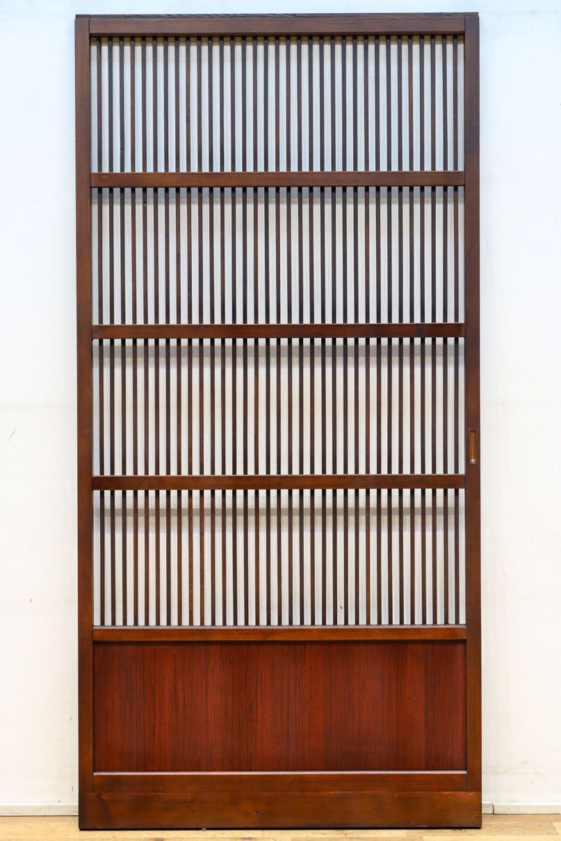 幅862ミリ　繊細な格子が引き立つ華やかな色彩の格子戸　F8464a　在庫2枚