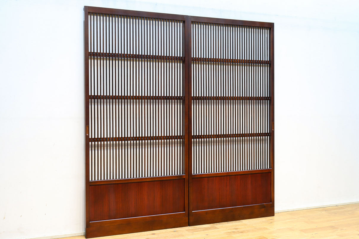 幅862ミリ　繊細な格子が引き立つ華やかな色彩の格子戸　F8464a　在庫2枚