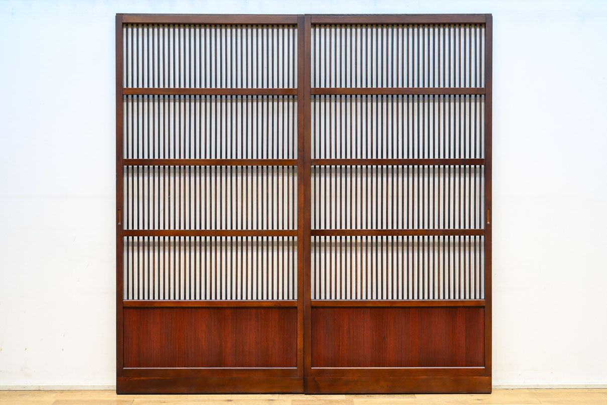 幅862ミリ　繊細な格子が引き立つ華やかな色彩の格子戸　F8464a　在庫2枚