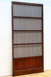 幅862ミリ　繊細な格子が引き立つ華やかな色彩の格子戸　F8464a　在庫2枚