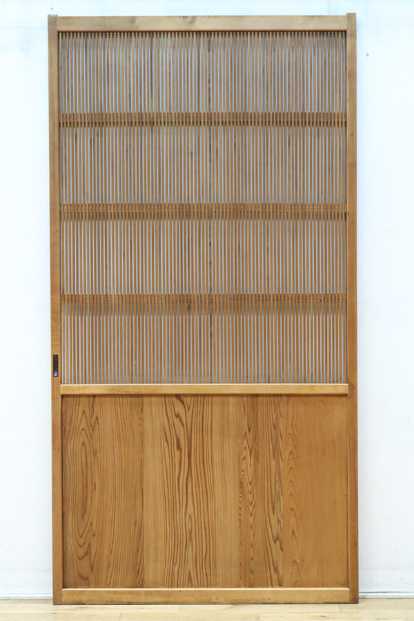 幅923ミリ　心を打つ繊細な美しい木地色の万本格子戸　F8466　在庫2枚