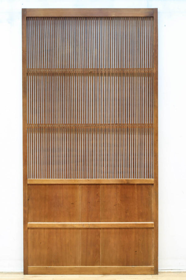 幅901ミリ大珍品！！太さの異なる繊細な格子が美しく並ぶ木地色の万本格子戸　F8470　在庫2枚