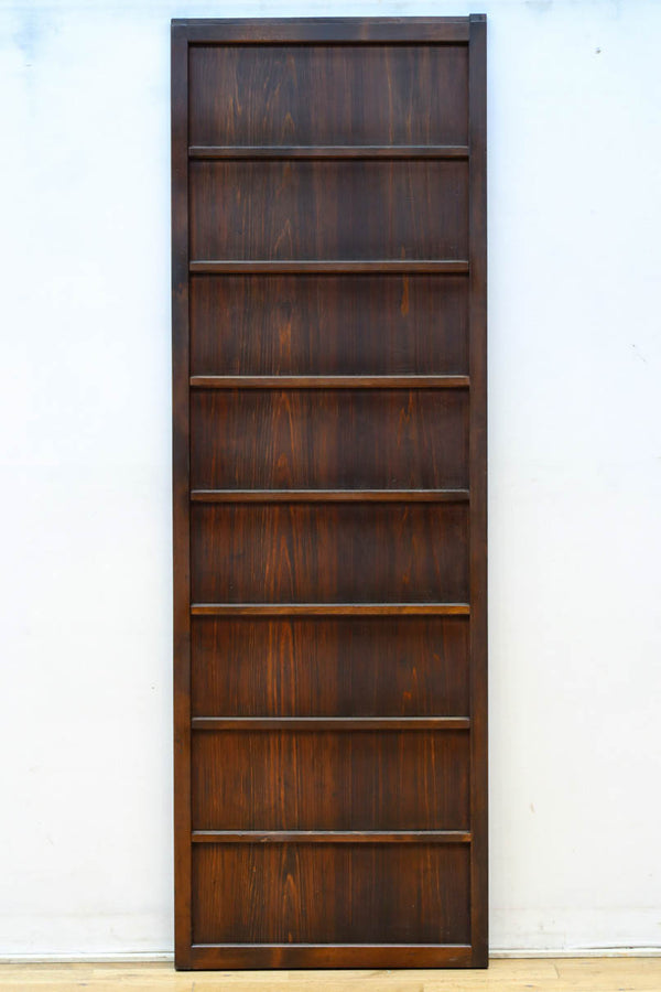 幅568ミリ　古色の落ち着いた風合いがモダンなスリム板戸　F8472　在庫1枚