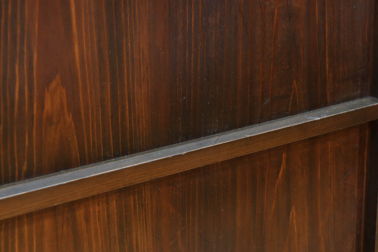 幅568ミリ　古色の落ち着いた風合いがモダンなスリム板戸　F8472　在庫1枚