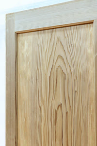 幅877ミリ　素地色の時代を重ねた味わいのある板戸　F8475　在庫3枚