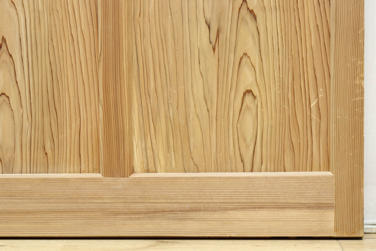 古井戸 幅877ミリ 素地色の時代を重ねた味わいのある板戸 F8475 在庫4枚