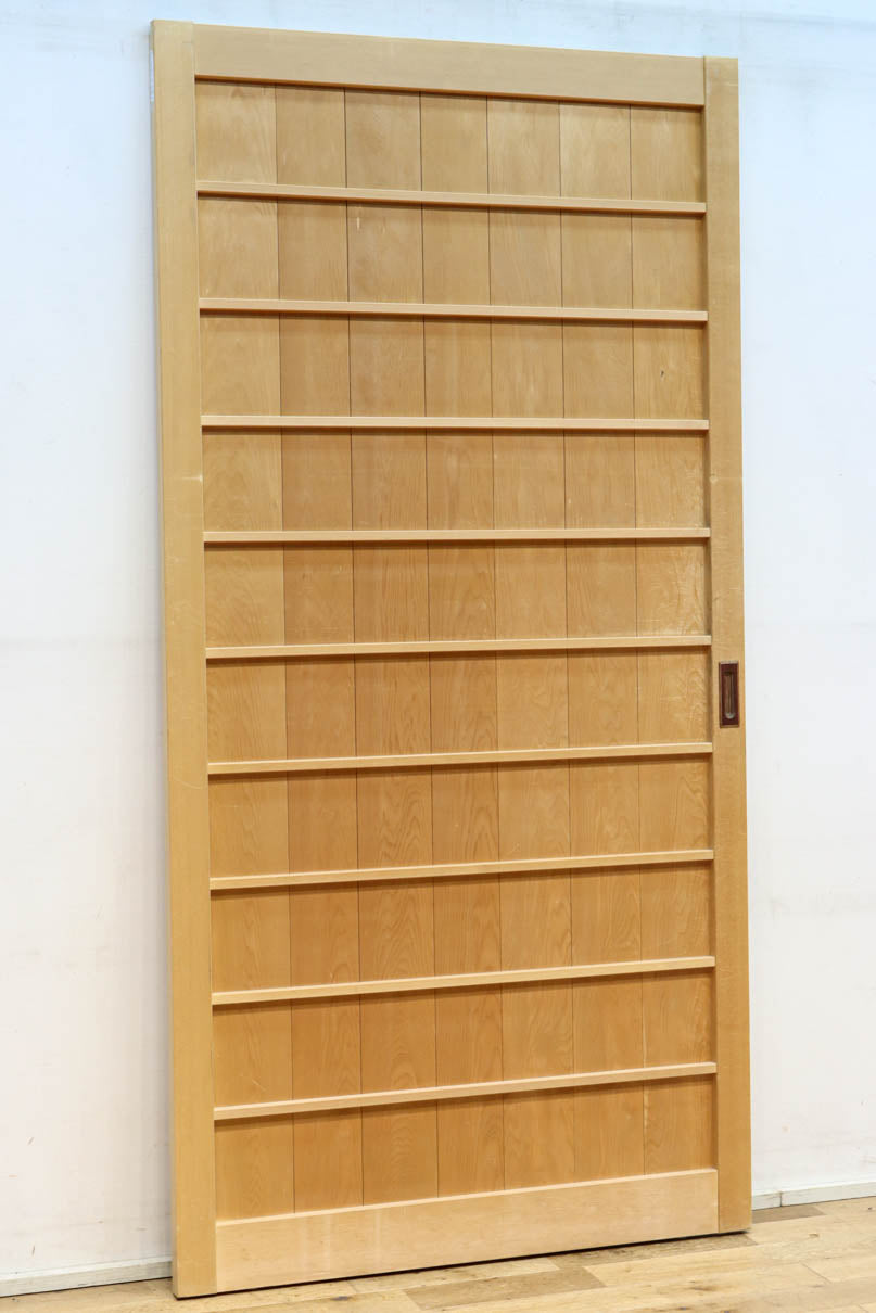 幅887ミリ　凛とした雰囲気の木地色の板戸　F8476　在庫2枚