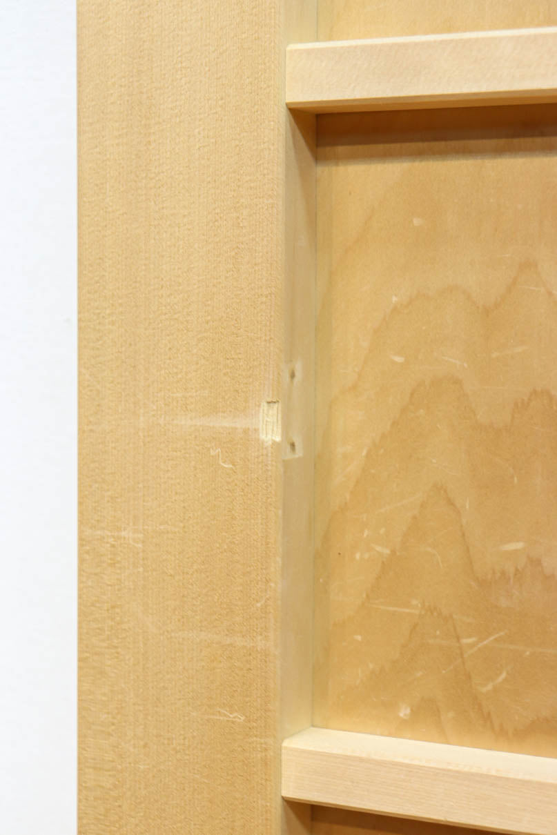 幅887ミリ　凛とした雰囲気の木地色の板戸　F8476　在庫2枚