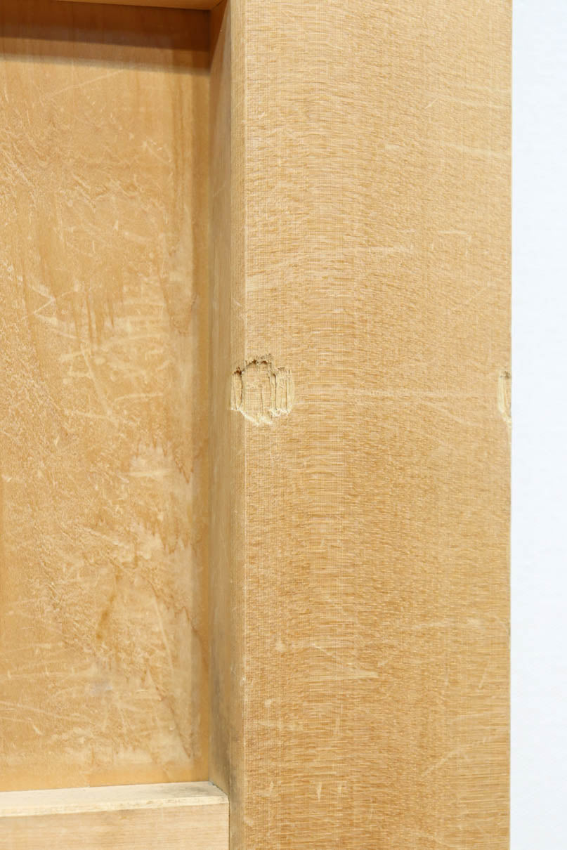 幅887ミリ　凛とした雰囲気の木地色の板戸　F8476　在庫2枚