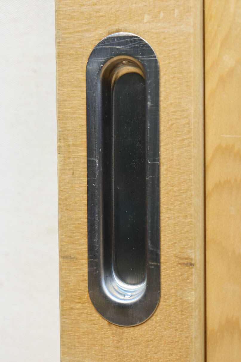 幅887ミリ　凛とした雰囲気の木地色の板戸　F8476　在庫2枚