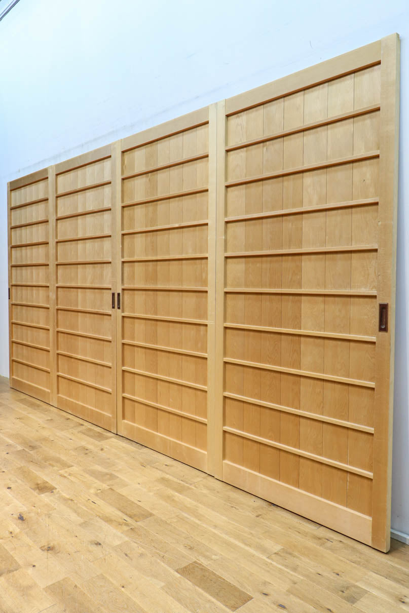 幅887ミリ　凛とした雰囲気の木地色の板戸　F8476　在庫2枚