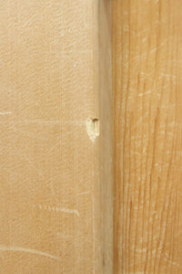 幅887ミリ　凛とした雰囲気の木地色の板戸　F8476　在庫2枚