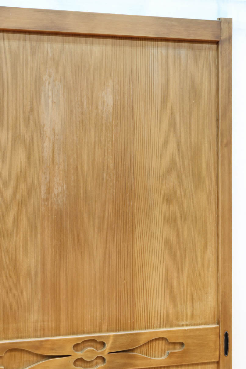 幅878ミリ　優しい木地色の色彩で上品な趣きある板戸　F8477b　在庫2枚