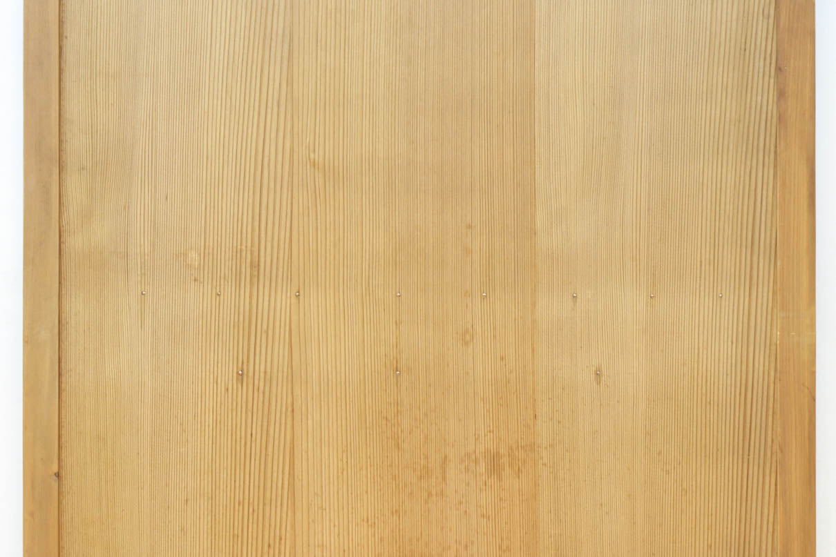 幅878ミリ　優しい木地色の色彩で上品な趣きある板戸　F8477b　在庫2枚