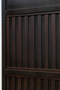 幅925ミリ　落ち着いた面持ちが魅力の透かし無双板戸　F8479　在庫1枚