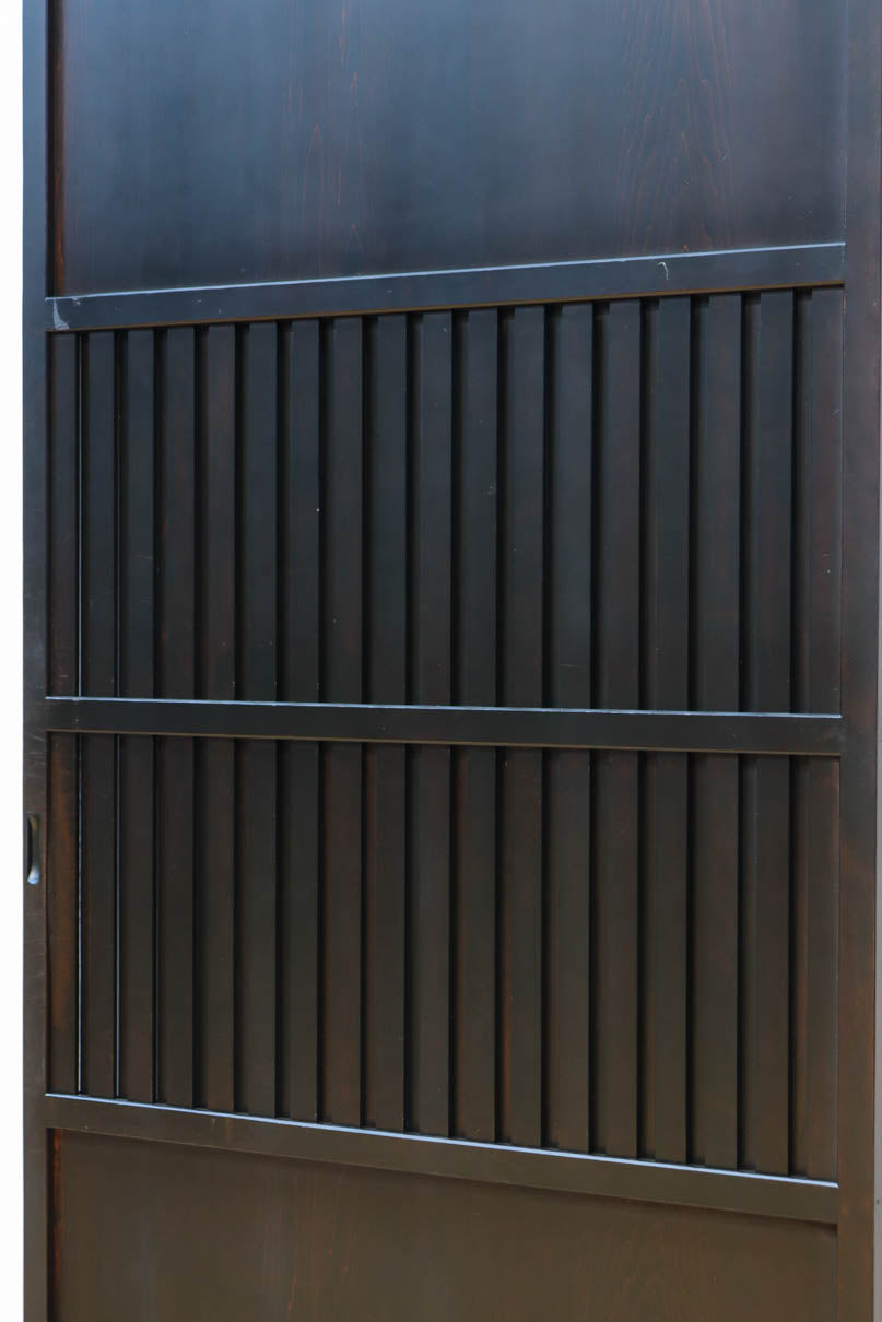 幅915ミリ　風情ある無双づくりの板戸　F8480　在庫1枚