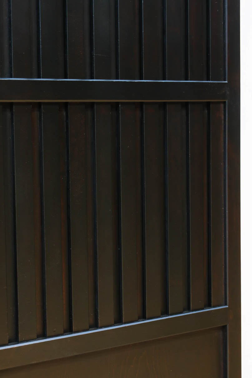 幅915ミリ　風情ある無双づくりの板戸　F8480　在庫1枚