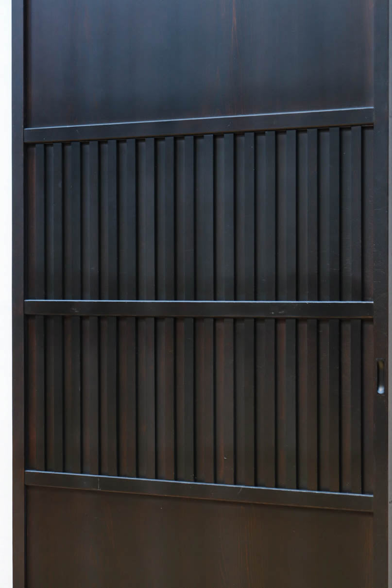 幅915ミリ　風情ある無双づくりの板戸　F8480　在庫1枚