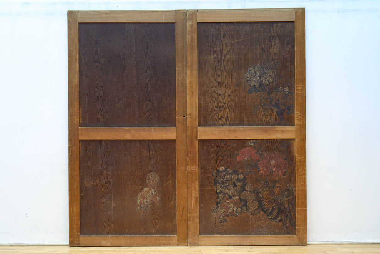 唐獅子の親子に牡丹を添えた歴史を重ねた味わい深い絵戸一組　F8481ab　在庫2枚一組