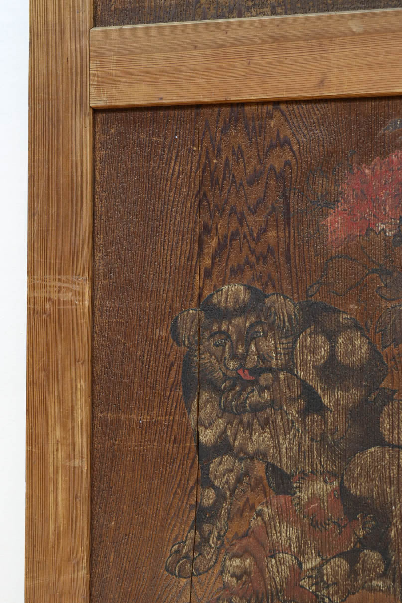 唐獅子の親子に牡丹を添えた歴史を重ねた味わい深い絵戸一組　F8481ab　在庫2枚一組