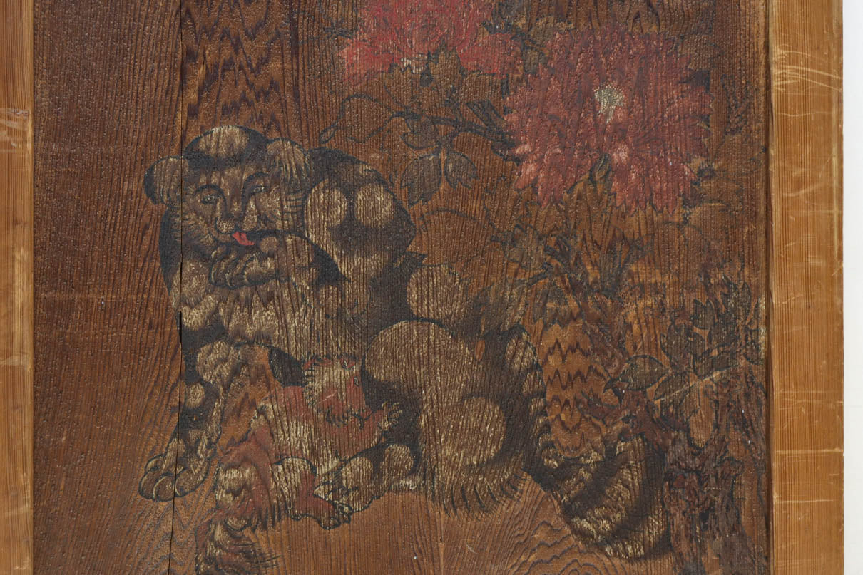 唐獅子の親子に牡丹を添えた歴史を重ねた味わい深い絵戸一組　F8481ab　在庫2枚一組