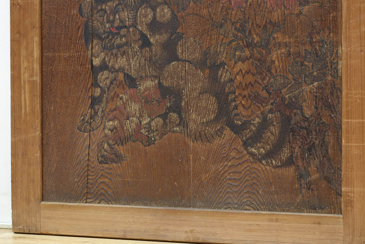 唐獅子の親子に牡丹を添えた歴史を重ねた味わい深い絵戸一組　F8481ab　在庫2枚一組