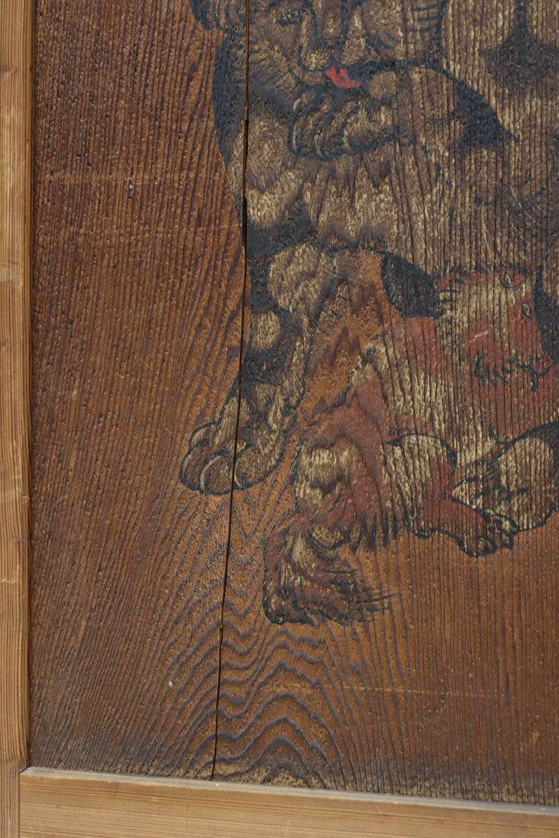 唐獅子の親子に牡丹を添えた歴史を重ねた味わい深い絵戸一組　F8481ab　在庫2枚一組