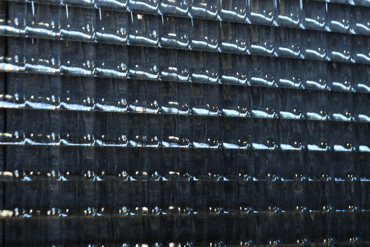 即決■味のある千本格子戸【格子窓】4枚セット■巾86×100cm■古建具古民具昭和レトロ時代古道具アンティーク骨董和室古民家リノベーション R-062654 アンティーク建具 小窓付き 回転する小窓付きが珍しいシンプルな