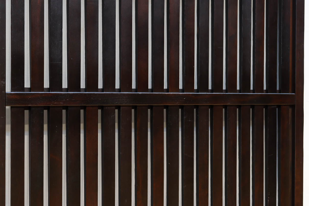 幅924ミリ　深い色合いで落ち着きのある無双板戸　F8497　在庫2枚