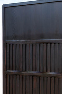 幅924ミリ　深い色合いで落ち着きのある無双板戸　F8497　在庫2枚