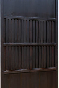 幅924ミリ　深い色合いで落ち着きのある無双板戸　F8497　在庫2枚