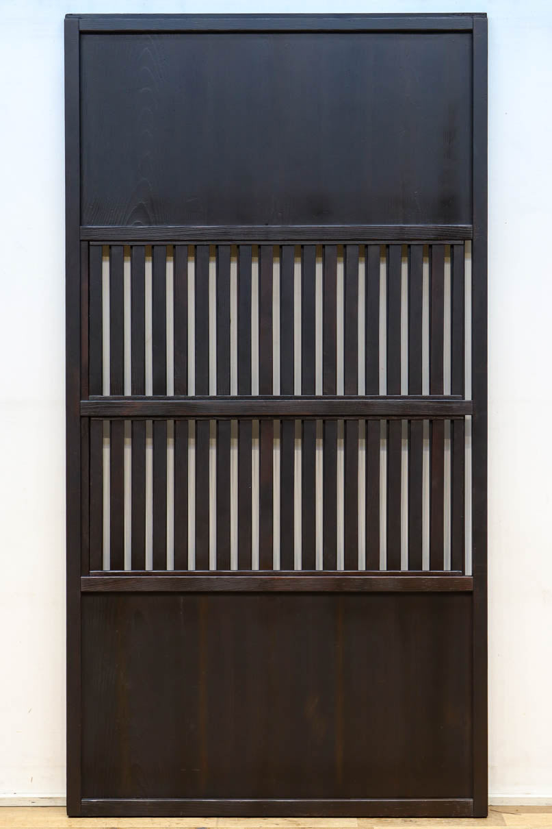 幅924ミリ　深い色合いで落ち着きのある無双板戸　F8497　在庫2枚